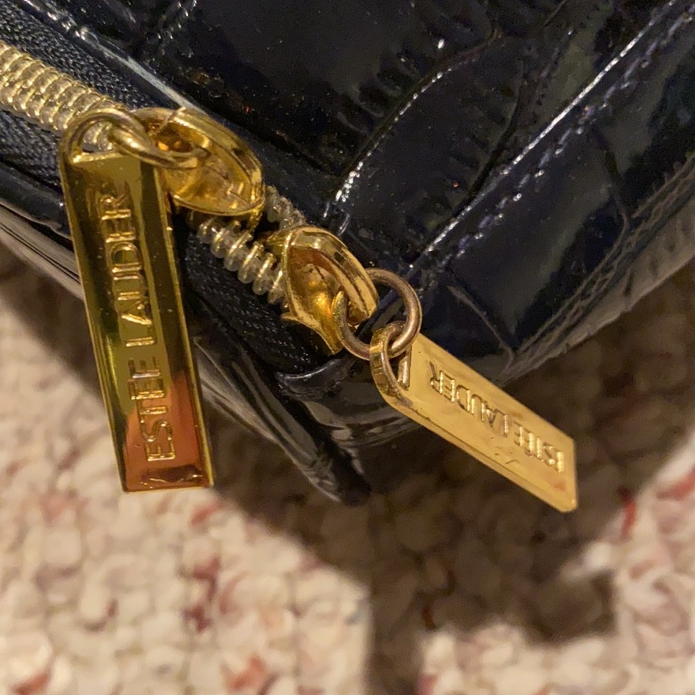 Large Este Lauder Makeup Case - image 3